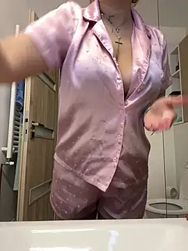 AllysonK online show from February 14, 10:15 am