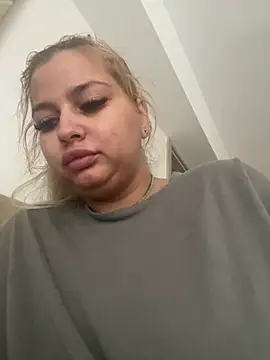 Snapshot of AllysonK chatting on July 11, 12:49 pm AllysonK online show from July 11, 12:49 pm