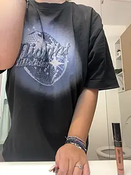 AllysonK online show from March 21, 9:45 am