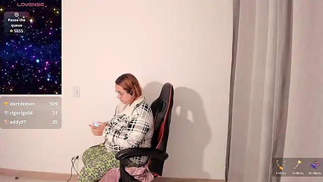 maryluna95 online show from November 13, 5:55 am