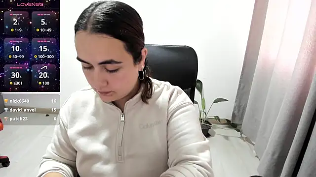 maryluna95 online show from June 2, 6:41 pm