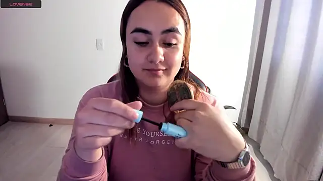 maryluna95 online show from April 16, 8:31 pm