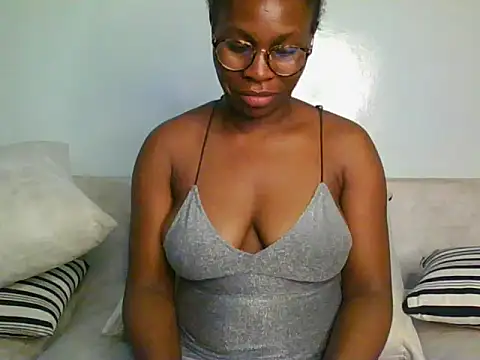 Snapshot of lisaa544 chatting on February 27, 4:23 am lisaa544 online show from February 27, 4:23 am