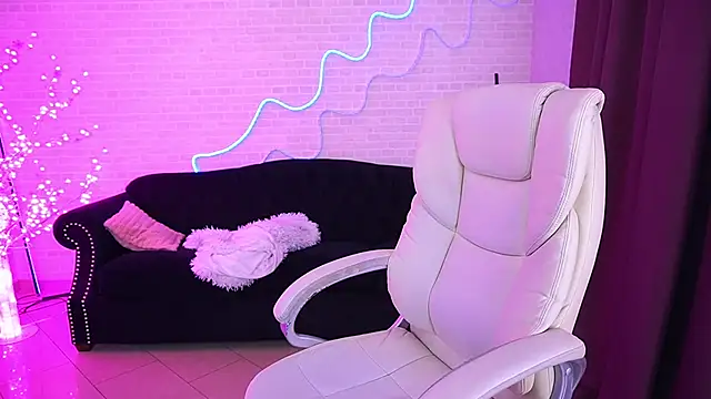 Snapshot of CoolTatis chatting on January 12, 8:21 am CoolTatis online show from January 12, 8:21 am