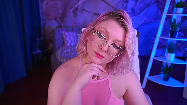 Snapshot of CoolTatis chatting on November 12, 2:21 pm CoolTatis online show from November 12, 2:21 pm