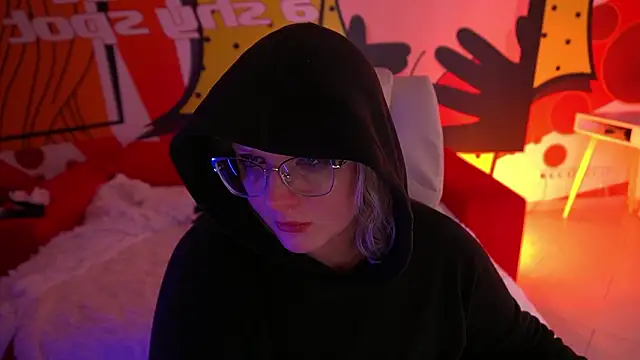 Snapshot of CoolTatis chatting on February 2, 9:14 pm CoolTatis online show from February 2, 9:14 pm