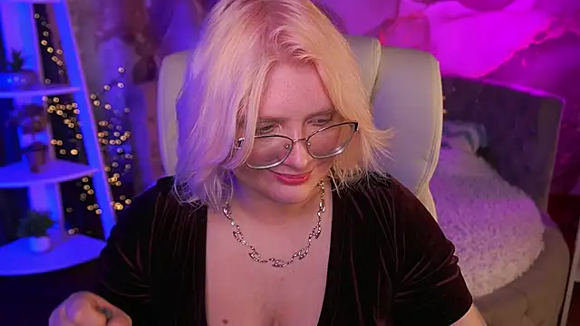 CoolTatis online show from March 27, 7:06 am