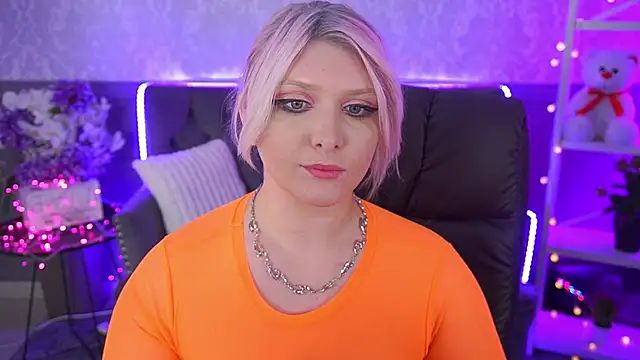 Snapshot of CoolTatis chatting on November 3, 2:31 pm CoolTatis online show from November 3, 2:31 pm