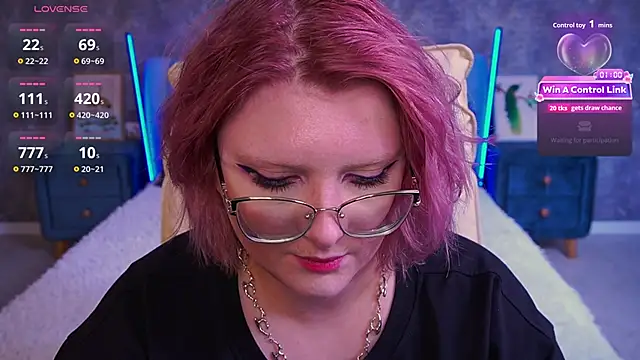 CoolTatis online show from April 7, 1:57 pm