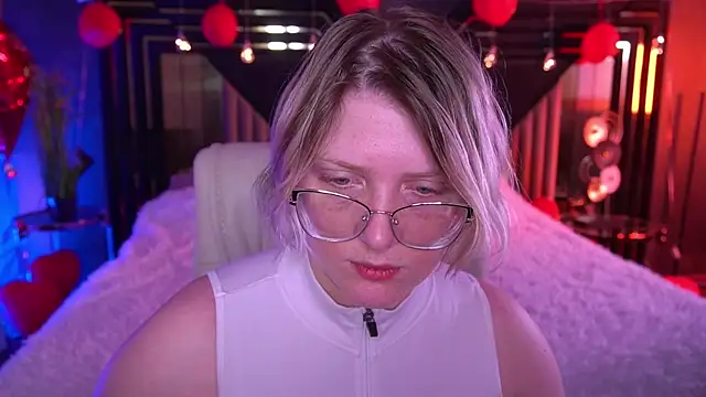 Snapshot of CoolTatis chatting on February 26, 8:14 am CoolTatis online show from February 26, 8:14 am