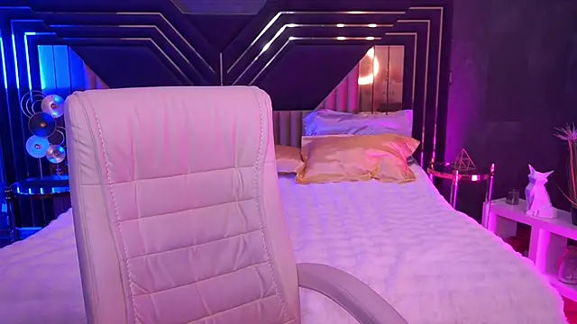 Snapshot of CoolTatis chatting on December 17, 7:35 am CoolTatis online show from December 17, 7:35 am