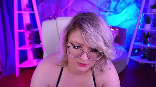 Snapshot of CoolTatis chatting on January 10, 7:25 am CoolTatis online show from January 10, 7:25 am