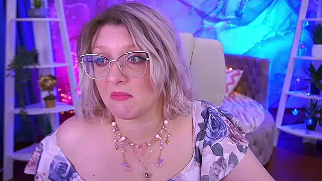 Snapshot of CoolTatis chatting on January 14, 7:01 am CoolTatis online show from January 14, 7:01 am