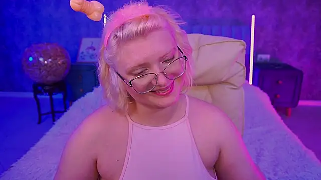 CoolTatis online show from April 4, 7:37 am