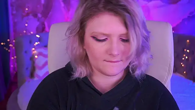 Snapshot of CoolTatis chatting on December 20, 7:00 am CoolTatis online show from December 20, 7:00 am