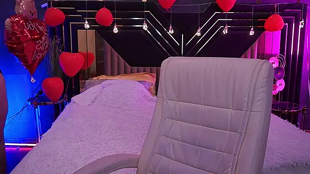 Snapshot of CoolTatis chatting on February 25, 9:09 am CoolTatis online show from February 25, 9:09 am