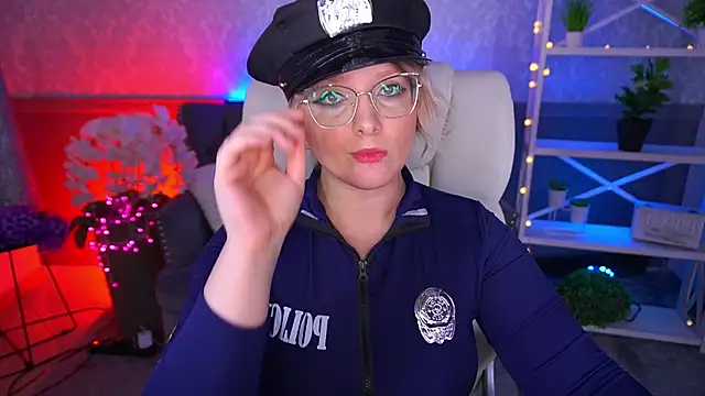 Snapshot of CoolTatis chatting on February 23, 7:42 am CoolTatis online show from February 23, 7:42 am