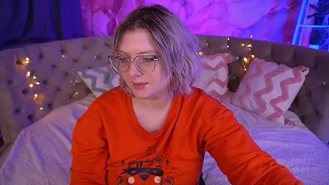 Snapshot of CoolTatis chatting on December 15, 7:36 am CoolTatis online show from December 15, 7:36 am