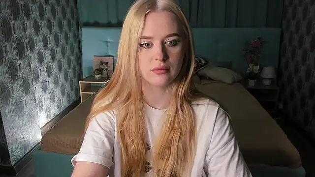 Betany Foks online show from May 25, 1:05 am