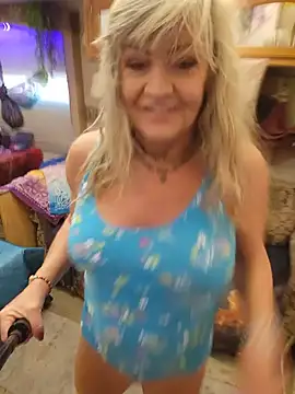 annika lately online show from June 26, 6:03 pm