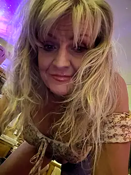 annika lately online show from November 10, 4:06 am