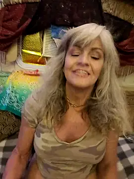 annika lately online show from October 28, 3:07 am