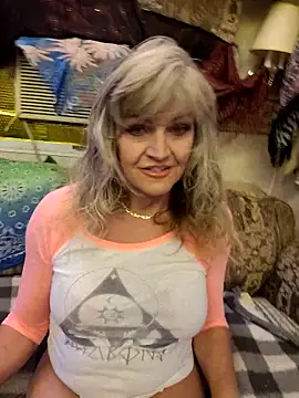 annika lately online show from October 20, 2:24 am