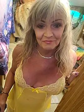 annika lately online show from March 28, 3:29 am