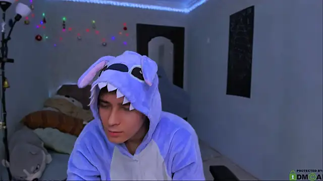 Foxicfu online show from January 9, 3:23 pm