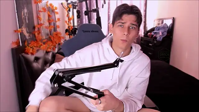 Foxicfu online show from November 7, 3:33 am