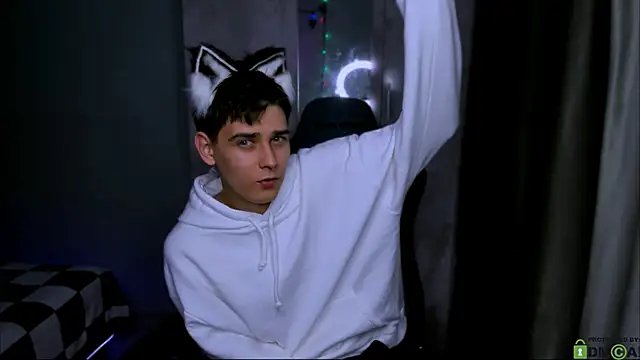 Foxicfu online show from February 6, 2:58 pm