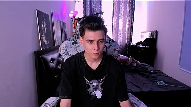 Foxicfu online show from February 8, 6:00 am