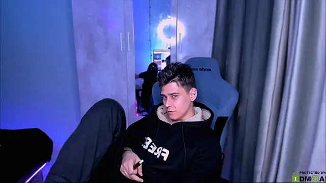 Foxicfu online show from March 6, 2:40 pm