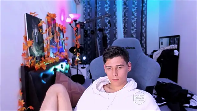 Foxicfu online show from October 2, 6:33 pm