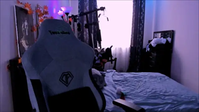 Foxicfu online show from December 20, 9:23 am