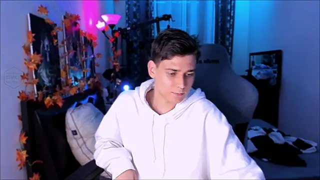 Foxicfu online show from September 29, 6:02 pm