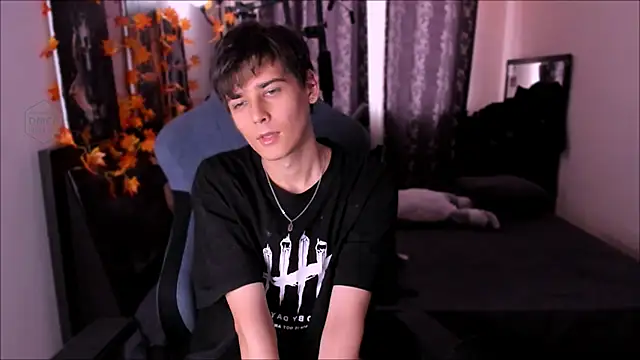 Foxicfu online show from December 4, 8:13 am