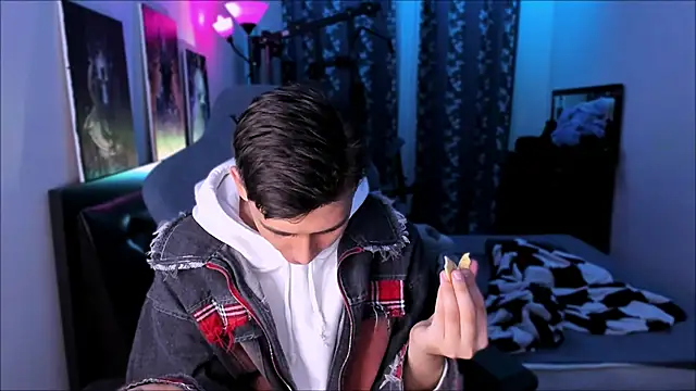 Foxicfu online show from September 27, 2:12 pm