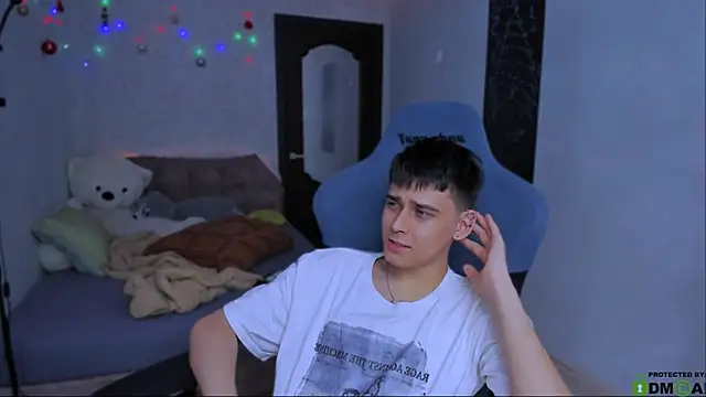 Foxicfu online show from January 14, 2:43 pm