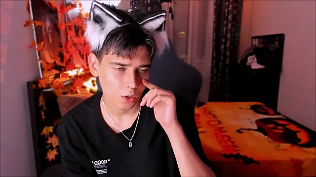 Foxicfu online show from October 12, 7:26 pm