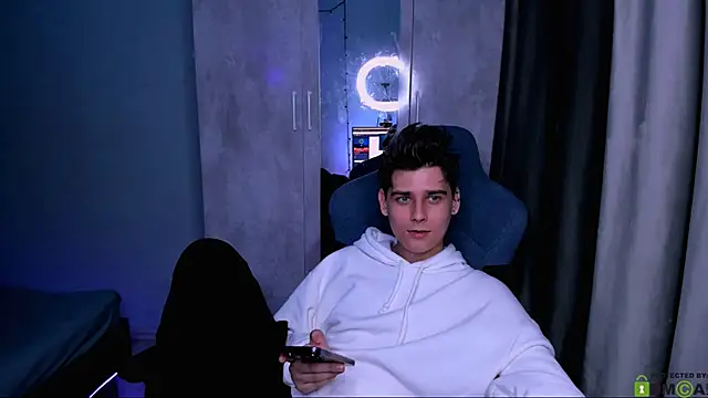 Foxicfu online show from March 19, 3:51 pm