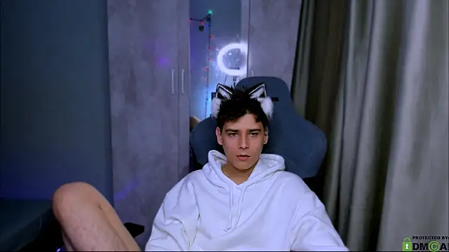 Foxicfu online show from February 11, 11:42 am