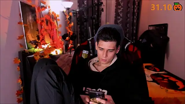 Foxicfu online show from October 24, 1:21 pm