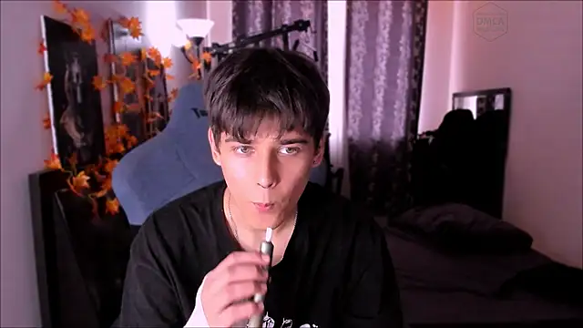 Foxicfu online show from December 3, 7:19 am