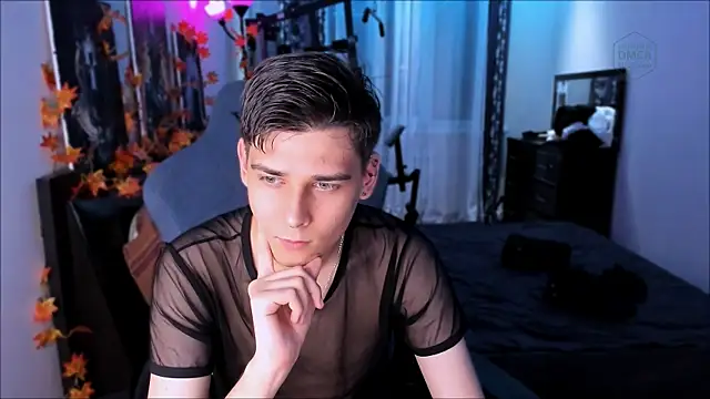 Foxicfu online show from October 6, 5:57 pm