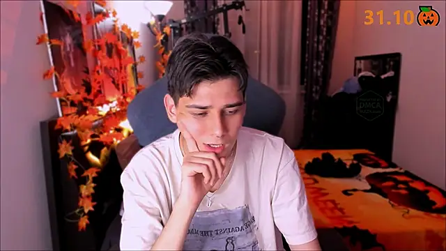 Foxicfu online show from October 19, 6:10 pm