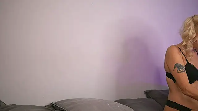 BritneyHudson online show from October 20, 3:41 am