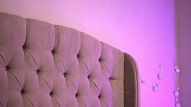 BritneyHudson online show from February 7, 5:26 am