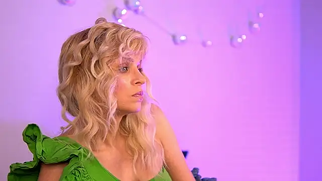 BritneyHudson online show from January 12, 5:14 am