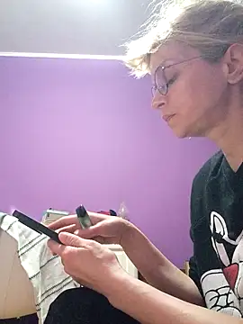 BritneyHudson online show from March 27, 6:11 am